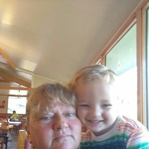 Meet your Posher, Angela